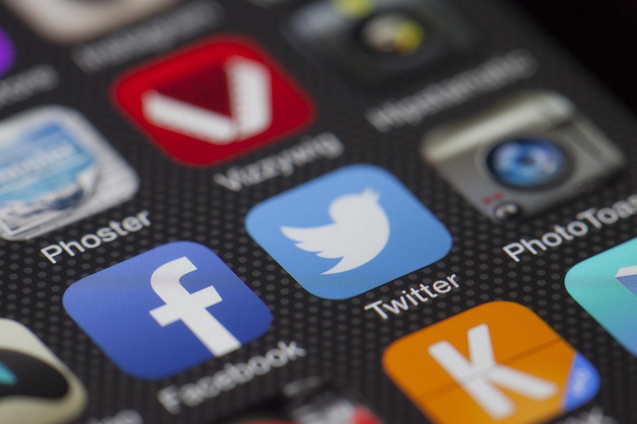 Social media gambling