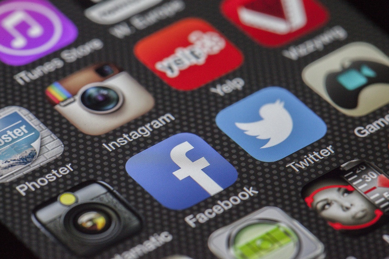 Social media gambling